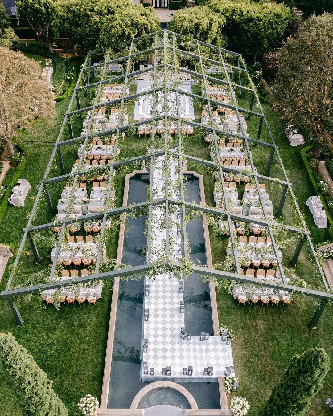 An aerial photo of a wedding dining area