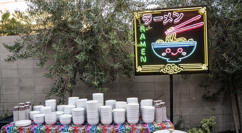 An outdoor ramen bar